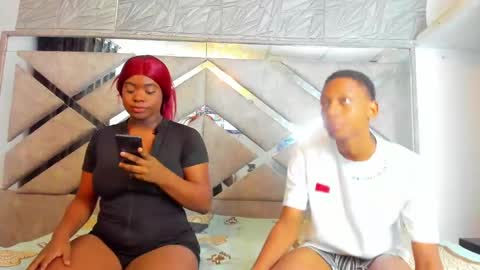 Eva And Emmanuel online show from February 11, 1:51 pm