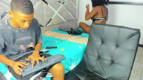 Eva And Emmanuel online show from October 1, 1:06 pm