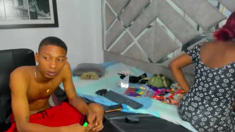 Eva And Emmanuel online show from November 29, 1:47 pm