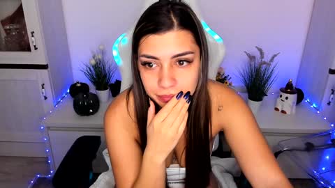 eveeevian online show from December 13, 5:38 am