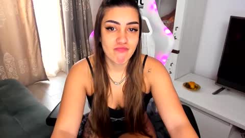 eveeevian online show from February 16, 11:27 am