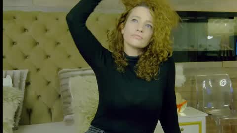 EveHamilton online show from December 1, 6:19 pm