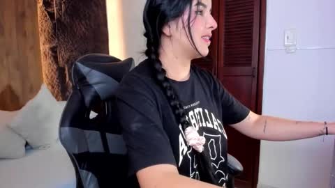 E V E L I N online show from September 12, 2:22 am