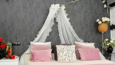 evellynereys online show from February 27, 4:09 am