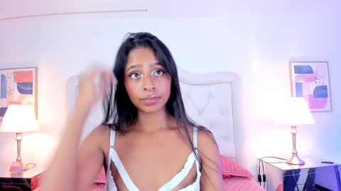 Snapshot of evelyn__ebony chatting on December 7, 3:58 am evelyn ebony online show from December 7, 3:58 am