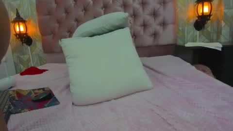 evelyn_morgan1 online show from December 3, 6:15 am