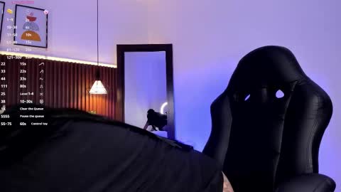 Snapshot of evelyn_samantha chatting on November 25, 2:11 am evelyn online show from November 25, 2:11 am