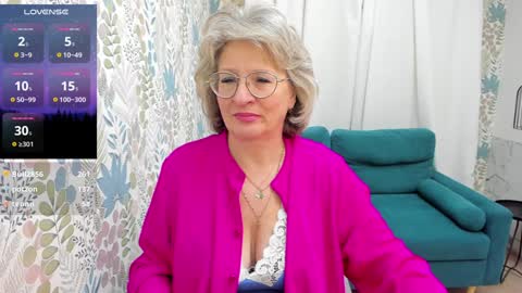 Evelyn online show from December 19, 9:29 am