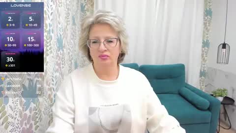 Evelyn online show from March 10, 11:32 am