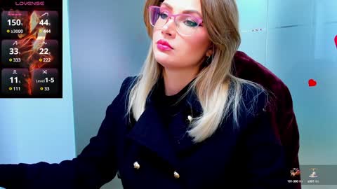 evelyne_rose online show from January 12, 7:00 am