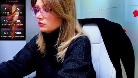 evelyne_rose online show from January 16, 6:25 am