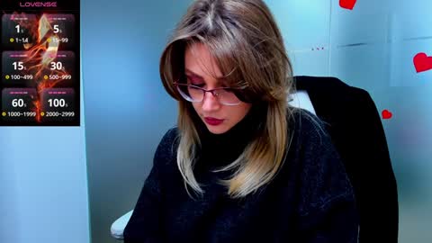 evelyne_rose online show from January 19, 6:42 am