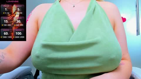 evelyne_rose online show from January 27, 9:23 am