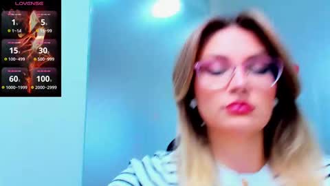 evelyne_rose online show from March 6, 6:19 am