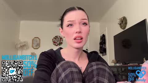 Snapshot of evelynforever chatting on January 17, 11:07 pm Evelyn online show from January 17, 11:07 pm