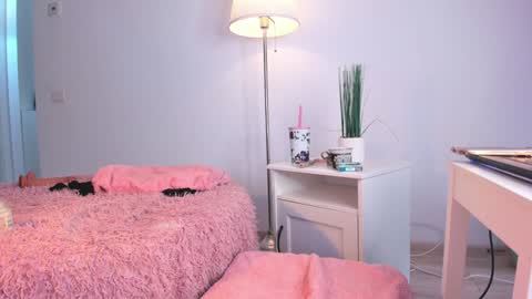 Snapshot of eves_bodyxxx chatting on December 23, 9:59 am Sensation Body online show from December 23, 9:59 am