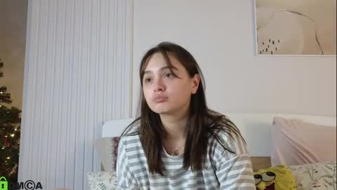 Snapshot of evi_woow chatting on December 1, 11:58 pm evi_woow online show from December 1, 11:58 pm