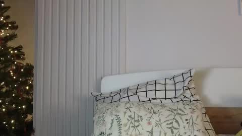 Snapshot of evi_woow chatting on December 21, 7:16 pm evi_woow online show from December 21, 7:16 pm