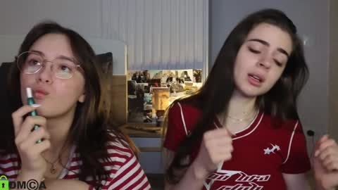 Snapshot of evi_woow chatting on January 22, 10:26 pm evi_woow online show from January 22, 10:26 pm