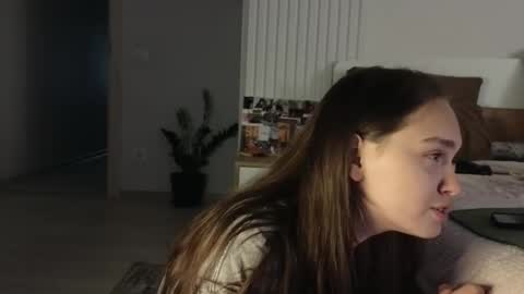 Snapshot of evi_woow chatting on September 18, 12:45 am evi_woow online show from September 18, 12:45 am