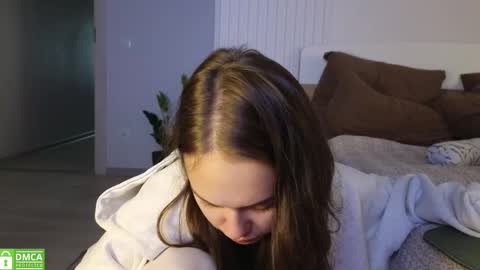 Snapshot of evi_woow chatting on September 21, 12:34 am evi_woow online show from September 21, 12:34 am