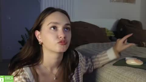 Snapshot of evi_woow chatting on October 7, 9:12 pm evi_woow online show from October 7, 9:12 pm