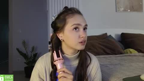 Snapshot of evi_woow chatting on October 14, 10:32 pm evi_woow online show from October 14, 10:32 pm