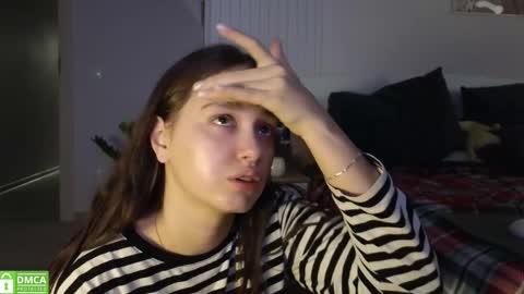 Snapshot of evi_woow chatting on November 13, 9:36 pm evi_woow online show from November 13, 9:36 pm