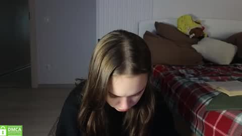 Snapshot of evi_woow chatting on November 18, 6:01 pm evi_woow online show from November 18, 6:01 pm