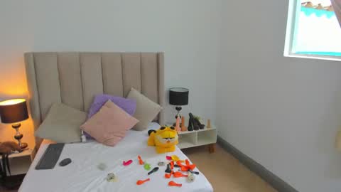 evvaa_moon online show from October 4, 1:20 pm