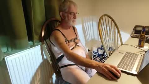 Naaktloper online show from September 22, 2:30 pm