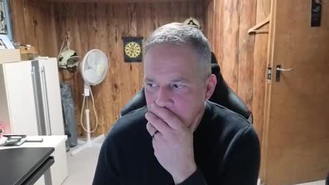 Snapshot of exibe1219 chatting on December 27, 1:18 pm exibe1219 online show from December 27, 1:18 pm