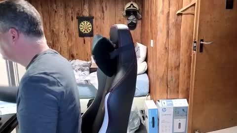 Snapshot of exibe1219 chatting on February 7, 9:58 am exibe1219 online show from February 7, 9:58 am