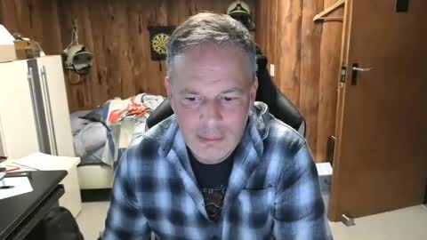 Snapshot of exibe1219 chatting on October 20, 12:27 pm exibe1219 online show from October 20, 12:27 pm