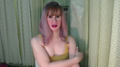 Snapshot of exoticbabes chatting on December 17, 5:18 am exoticbabes online show from December 17, 5:18 am