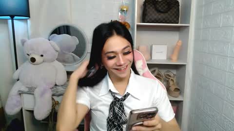 exotictssavie online show from February 25, 11:55 pm