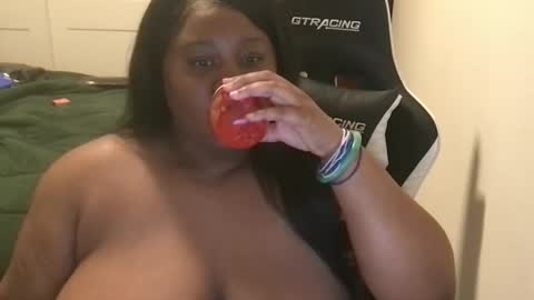 Miss Kitty online show from November 4, 6:23 am