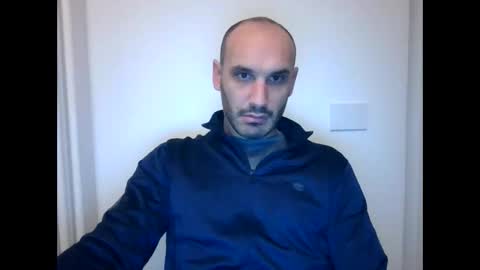 Snapshot of extr0 chatting on November 18, 4:06 am Extro online show from November 18, 4:06 am