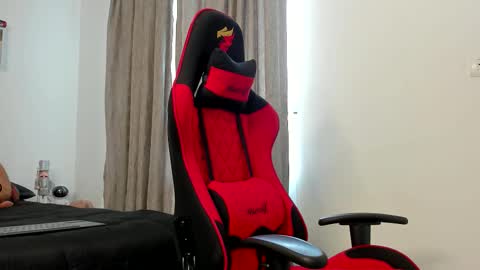 Ezzio Scolaro online show from October 7, 1:41 pm