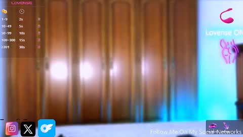 Snapshot of fabi_smith09 chatting on November 2, 6:27 am Fabi online show from November 2, 6:27 am