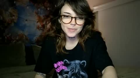 Snapshot of faerienugs chatting on December 9, 5:40 am Faerie 3 online show from December 9, 5:40 am