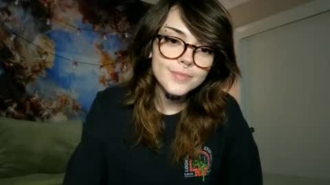 Snapshot of faerienugs chatting on December 19, 3:40 am Faerie 3 online show from December 19, 3:40 am