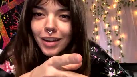 Snapshot of faerienugs chatting on September 29, 6:24 pm Faerie 3 online show from September 29, 6:24 pm