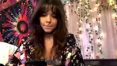 Snapshot of faerienugs chatting on October 11, 8:51 pm Faerie 3 online show from October 11, 8:51 pm