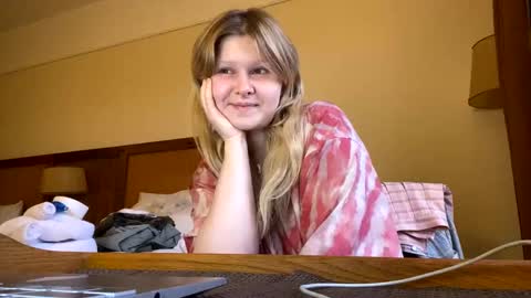 Arisha online show from December 11, 2:54 pm