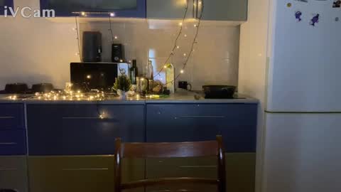 Arisha online show from December 18, 4:17 pm