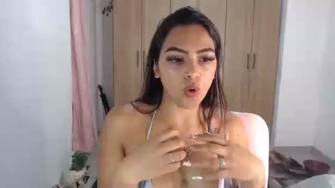 fairylatin online show from February 7, 1:04 am