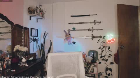 Snapshot of fairywhore chatting on January 7, 7:52 am Jackie Cosplayer online show from January 7, 7:52 am