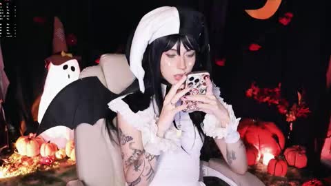 Snapshot of fairywhore chatting on October 23, 4:01 am Jackie Cosplayer online show from October 23, 4:01 am