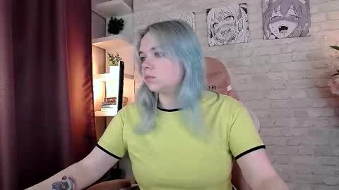 Snapshot of fancybella chatting on October 26, 10:32 am Bella online show from October 26, 10:32 am